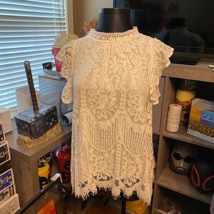 Off-white lace blouse with keyhole back. Size 2X
